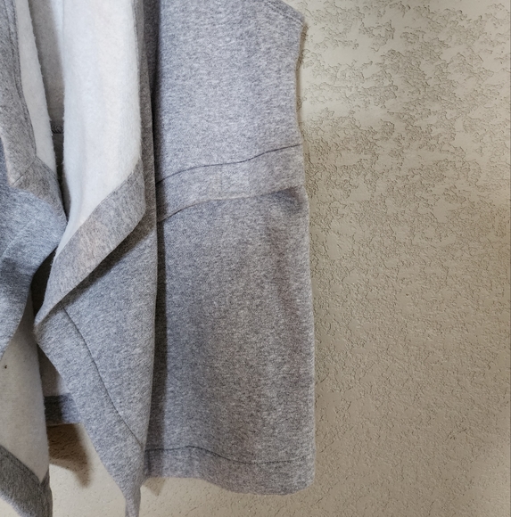 Fabletics waterfall fleece Sweater Vest size Small - Picture 3 of 8